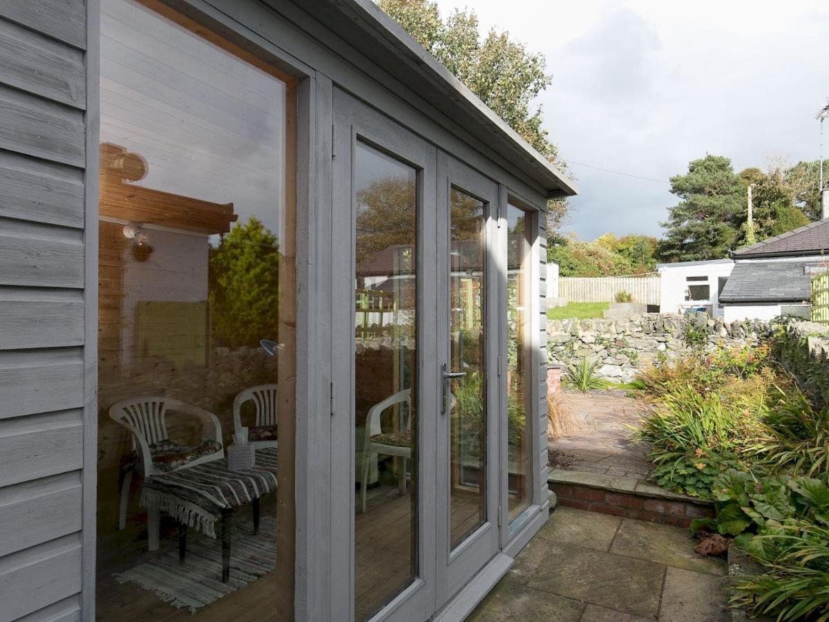 Pass The Keys Comfortable Stone Built Cottage In Menai Bridge Exterior photo